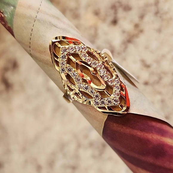 Ring - Picture 1 of 5